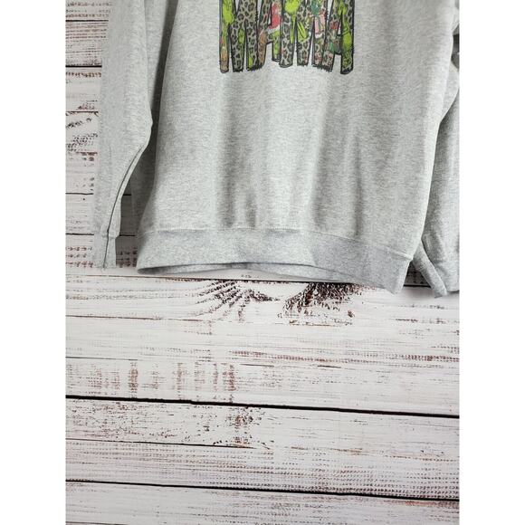 Gildan Heavy Blend Grinchy MAMA Christmas Sweatshirt XL Womens Gray Pullover - Picture 3 of 6